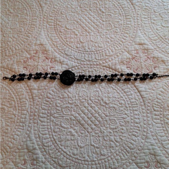 Black Rose Beaded ChokerNecklace - Picture 2 of 6